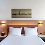 فندق أويروستارزريزيدنسا كاناريجيو
