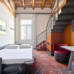 أويروستارزريزيدنسا كاناريجيو 4* البندقية